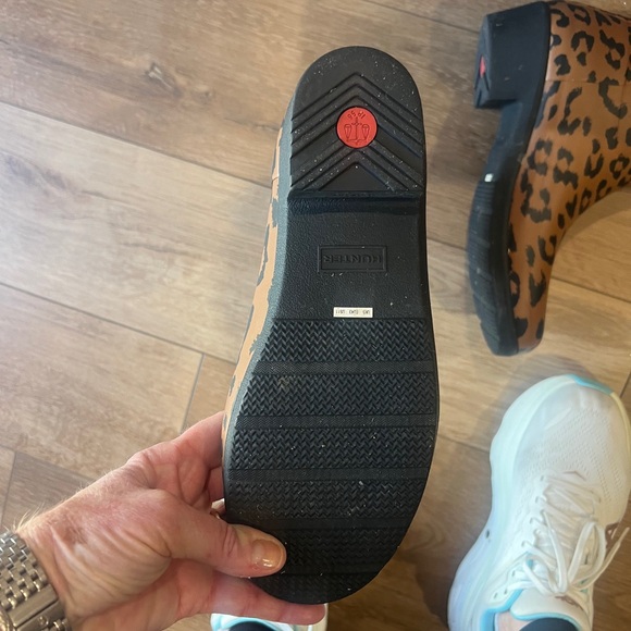 Hunter Ladies Leopard Print Rain Boots - Picture 6 of 7